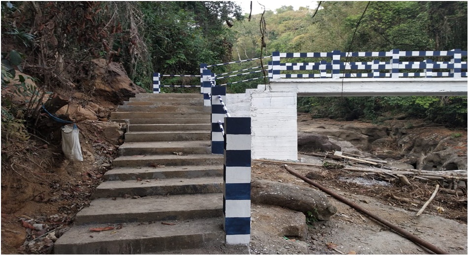 RCC footbridge over Wah Sohrumdieng including approach footpath at Nongtyngur Village.